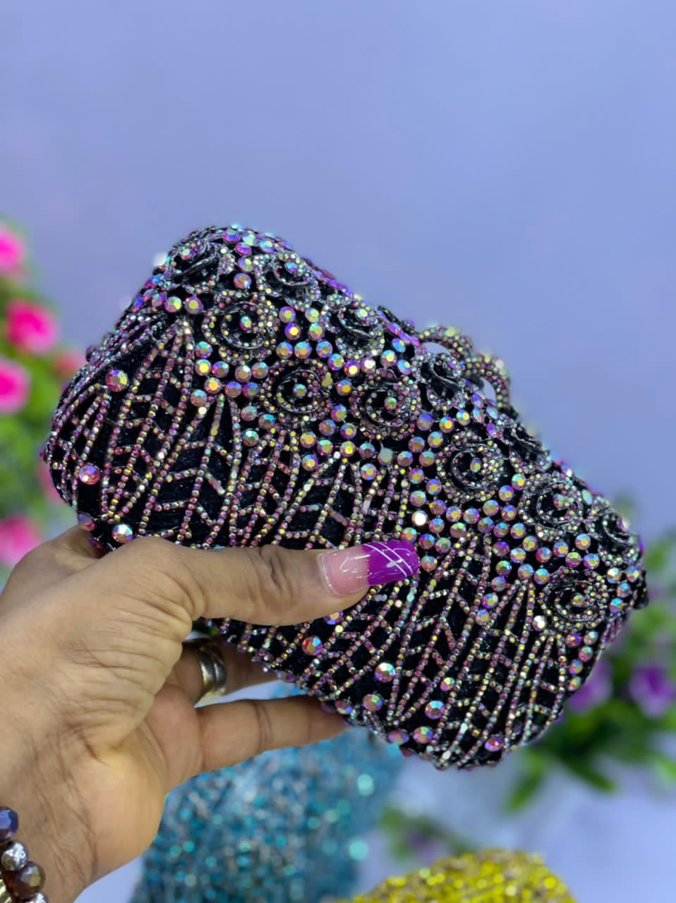 exquisite-hand-purse