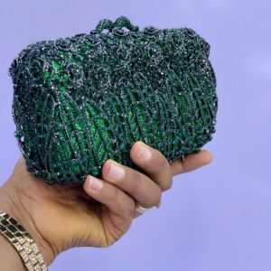 exquisite-hand-purse